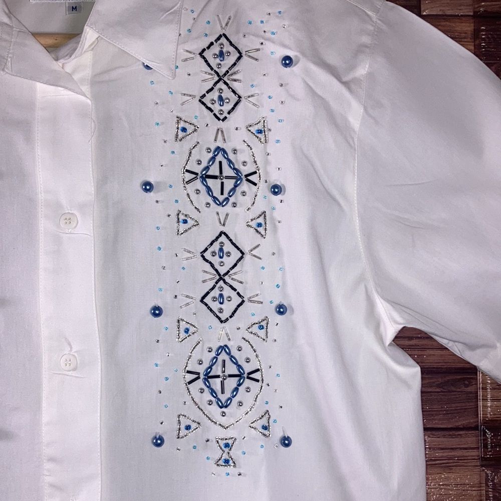 Vintage WestBound White ShortSleeved Buttonup Shirt Meduim with Blue beads - Picture 2 of 13